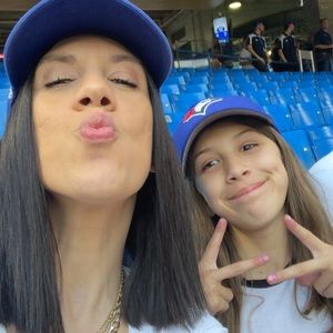 Meet your Posher, Nada